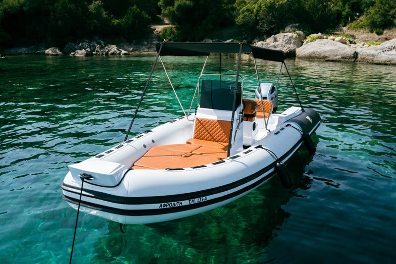 private boat cruises Palairos